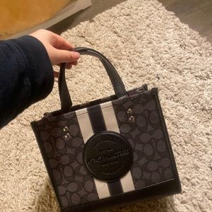 Coach Dempsey Tote 22 in Black, with Strap and Keychain